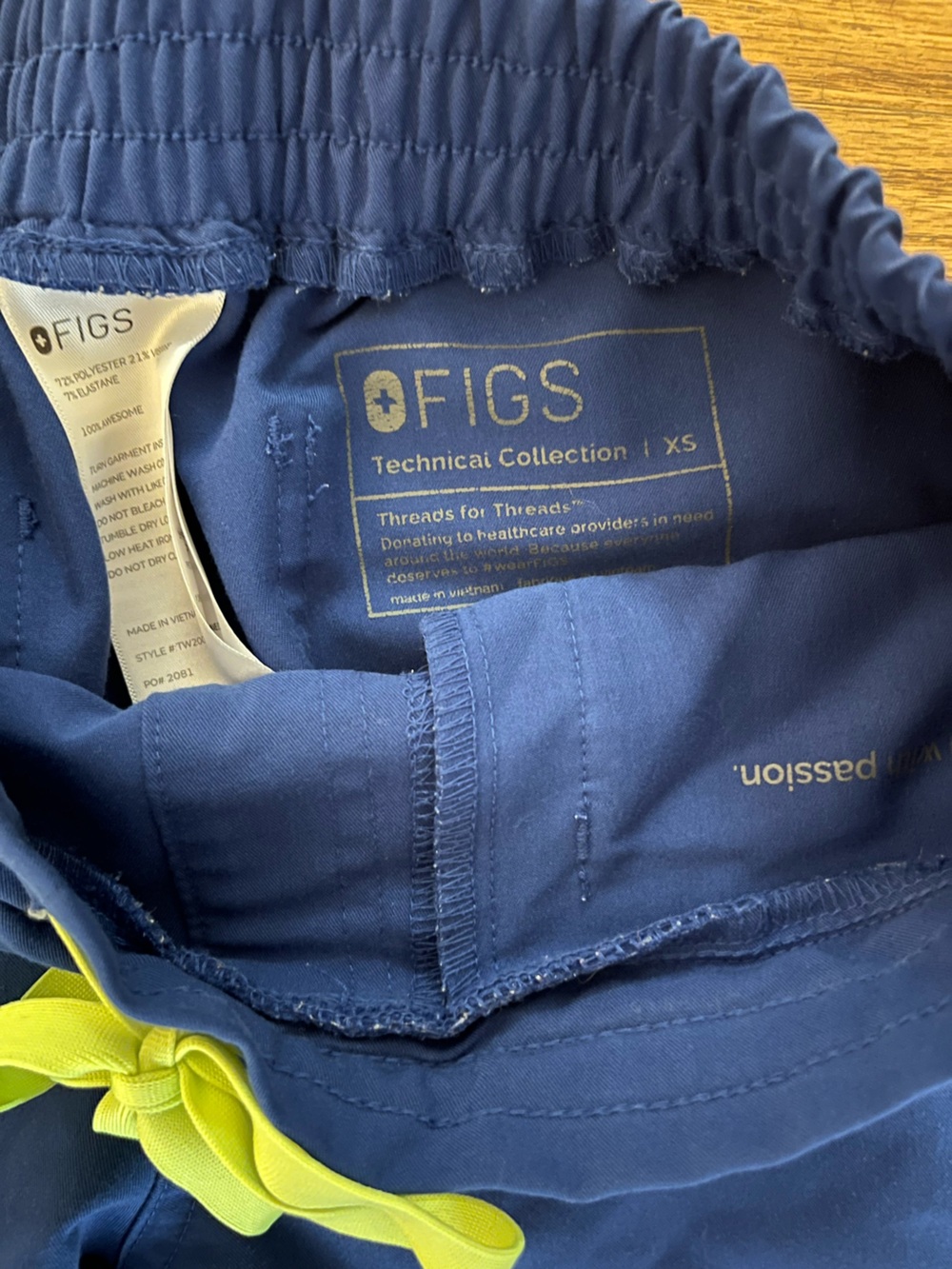 Figs Scrub Set - Picture 8 of 8